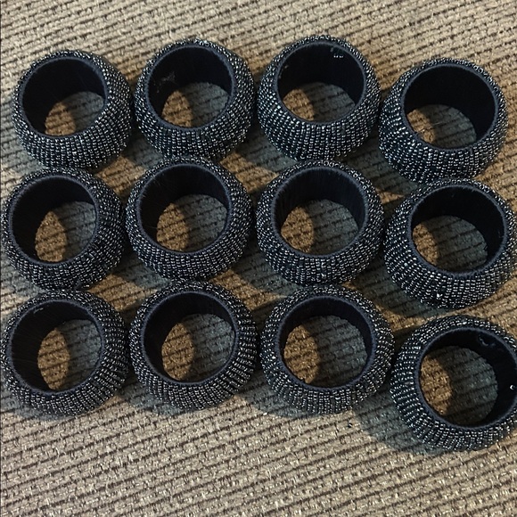 Elegant Black Napkin Rings Set - Picture 1 of 1